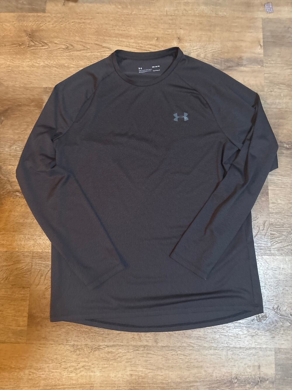 Under Armour Mens shirt medium